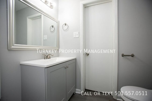 Building Photo - 1321 W 21st St