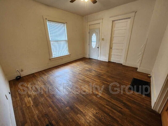 Building Photo - 1021 S 18th St