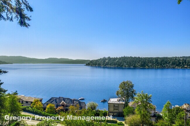 Building Photo - Outstanding Lake Sammamish Views. Private ...