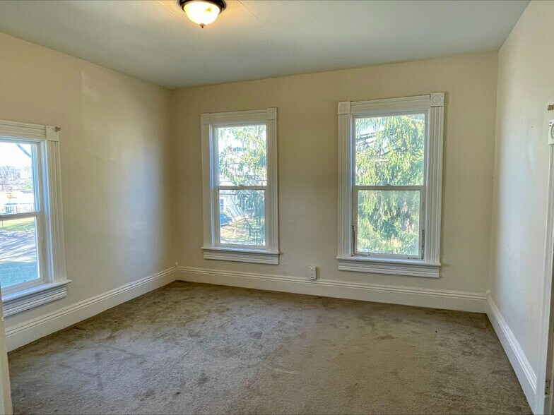 Building Photo - 580 Dayton St