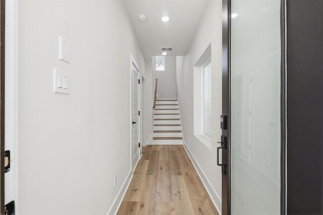 Building Photo - 9405 D Hammerly Boulevard Unit B