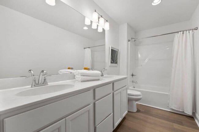 Building Photo - 3-bedroom Townhome