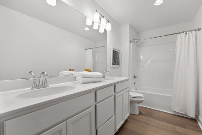 Building Photo - Modern 3-Bedroom Townhome with 2-Car Garage at Chapman Trace!