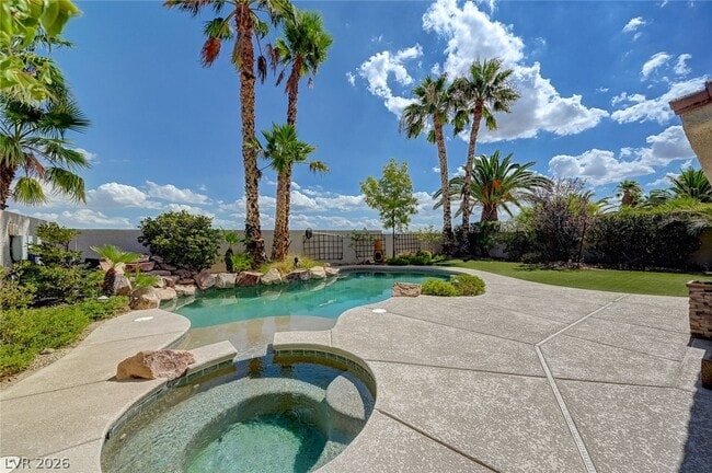 Building Photo - 4344 Tall Tree St