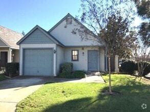 Building Photo - 1 Bedroom Home in Cottage Gated Green Seni...