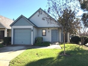 Building Photo - 730 Natalie Dr