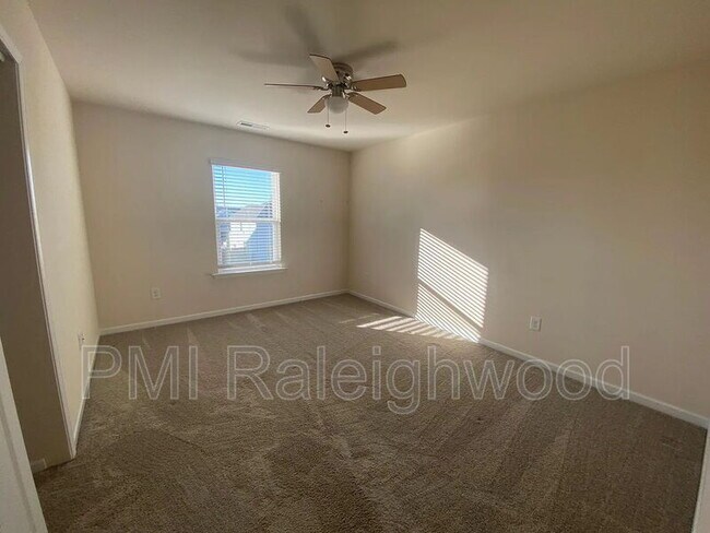 Building Photo - 2124 Fox Chapel Pl