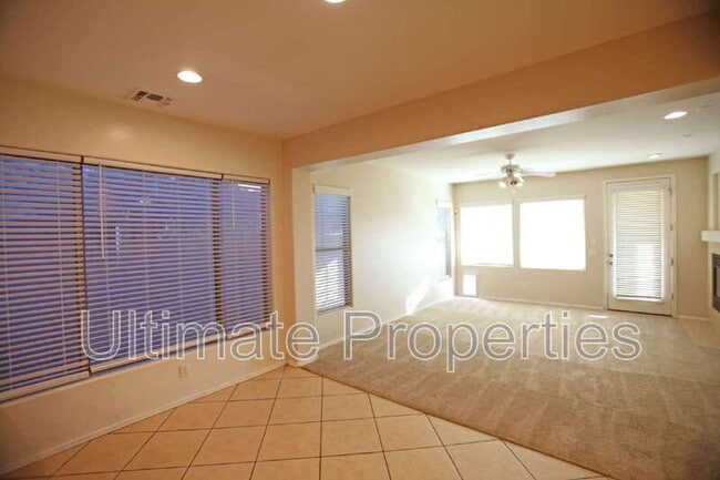 Building Photo - 13813 W Ventura St