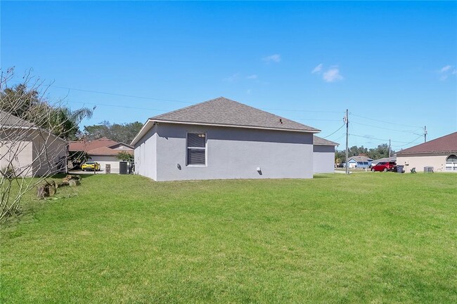 Building Photo - 321 Erie Dr