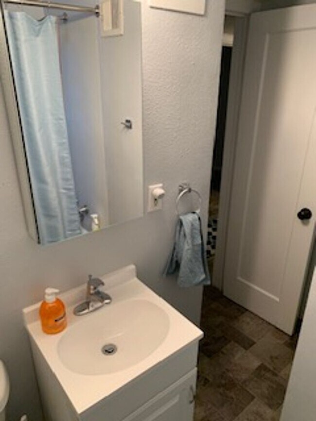 Building Photo - 732 Avenue F