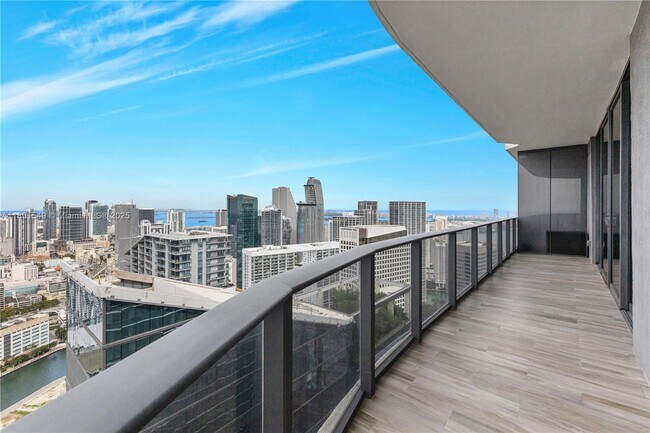Building Photo - 801 S Miami Ave