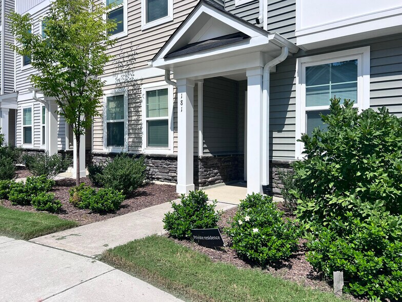 Building Photo - 181 Ivy Vine Way