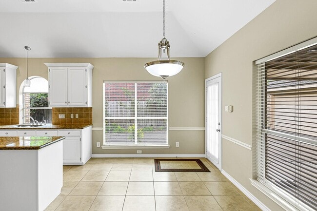 Building Photo - 1438 Crescent Green Dr