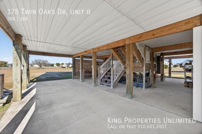 Building Photo - 178 Twin Oaks Dr