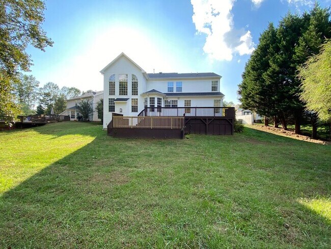 Building Photo - So much space!!!!!! So much storage!!!!!!!!