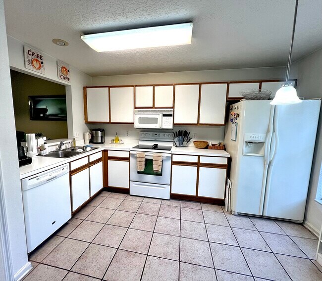 Building Photo - 2361 Water View Loop