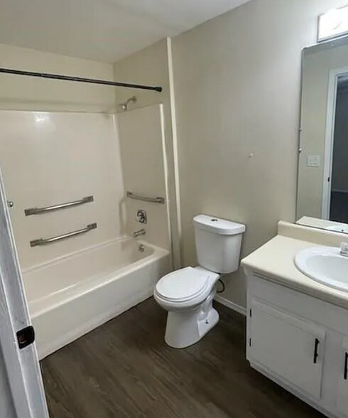 Building Photo - 2213 Cinnabar Pl