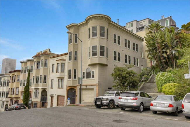 Building Photo - 1065 Montgomery St