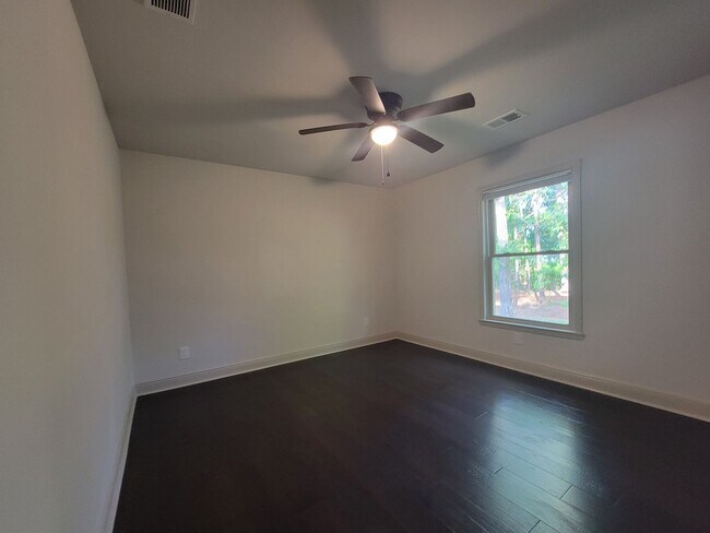 Building Photo - Build to Rent 4 Bdrm Lake Access - Open Ho...