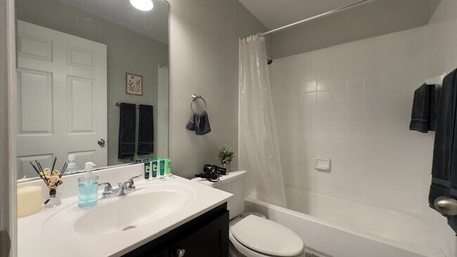 Building Photo - 5811 NW 57th Ave