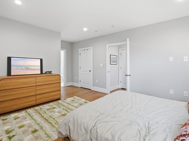 Building Photo - 45 L St