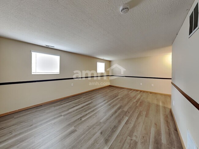 Building Photo - 2130 Winding Hollow Dr