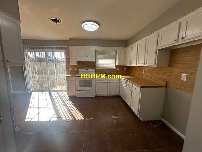 Building Photo - 3 Bd 1 Ba House