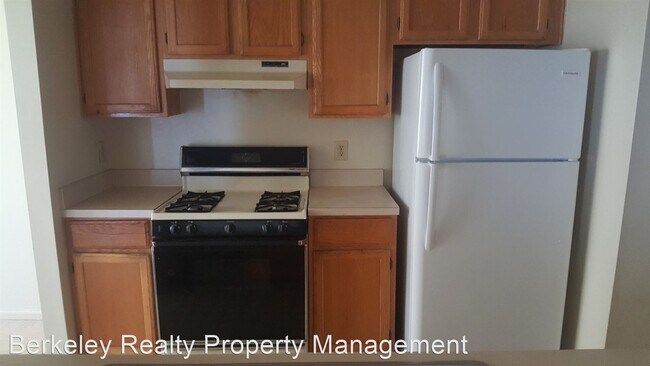 Building Photo - 2 br, 2.5 bath House - 12742 Daybreak Cir.