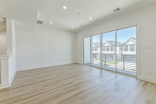 Building Photo - 5703 Balbo St