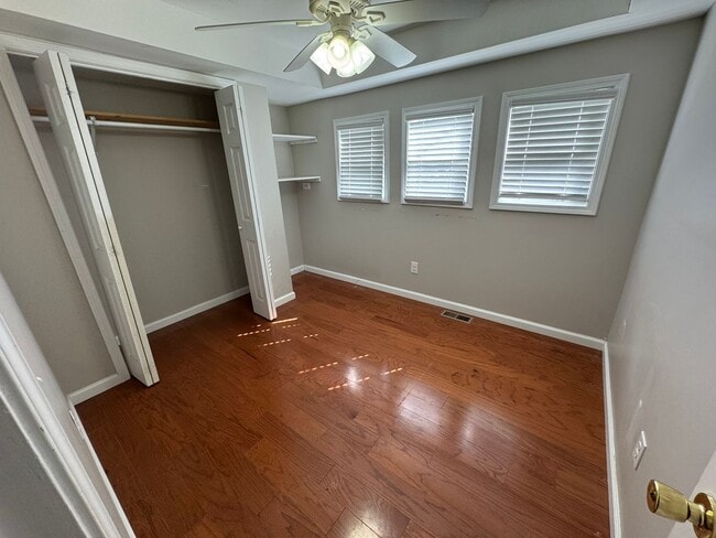 Building Photo - Arch Street Gem!