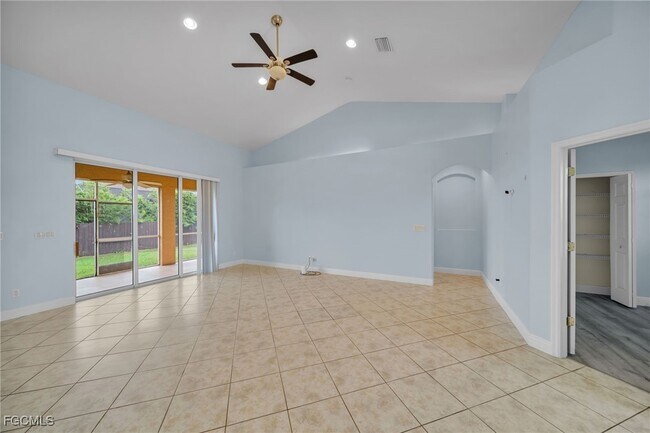 Building Photo - 621 NW 37th Ave