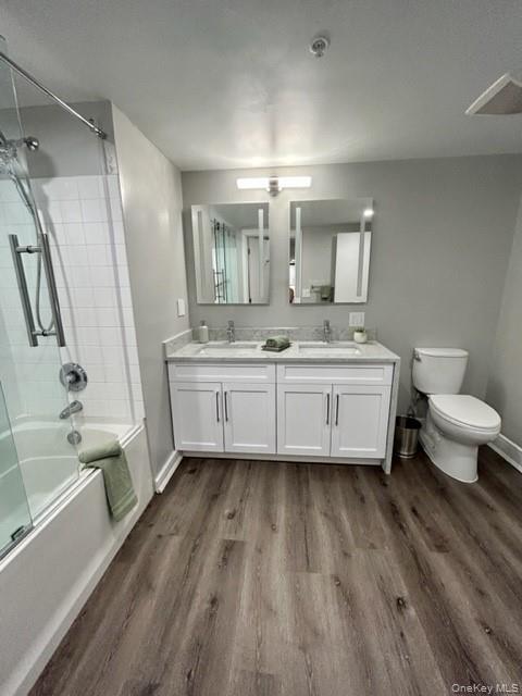 Building Photo - 100 Glen St