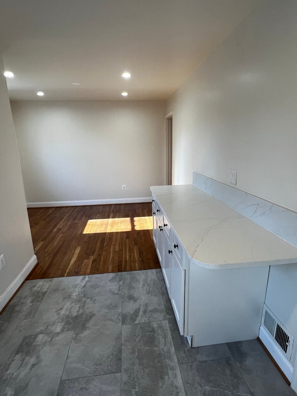 Building Photo - 5407 Quintana St