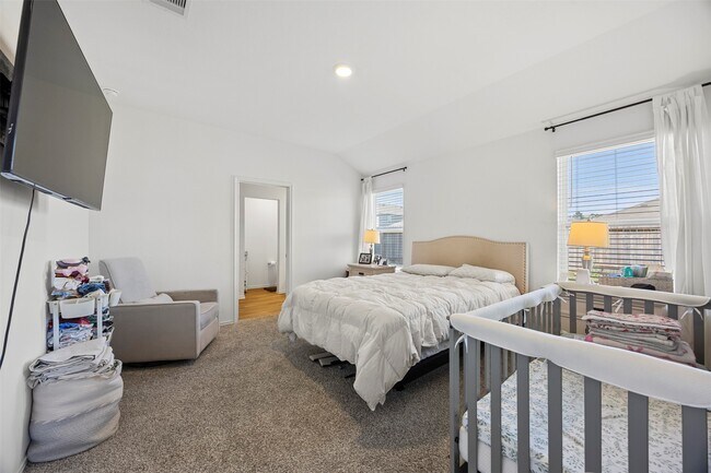 Building Photo - 5455 Desert Gln Dr