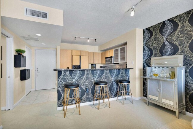 Building Photo - 1551 N Flagler Dr