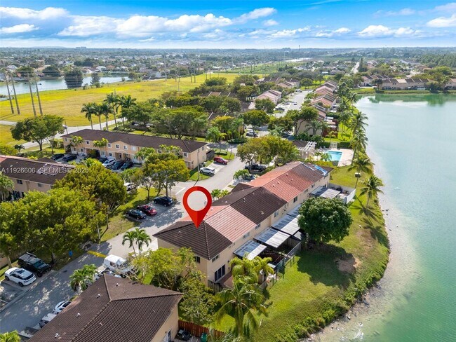 Building Photo - 17542 SW 139th Ct