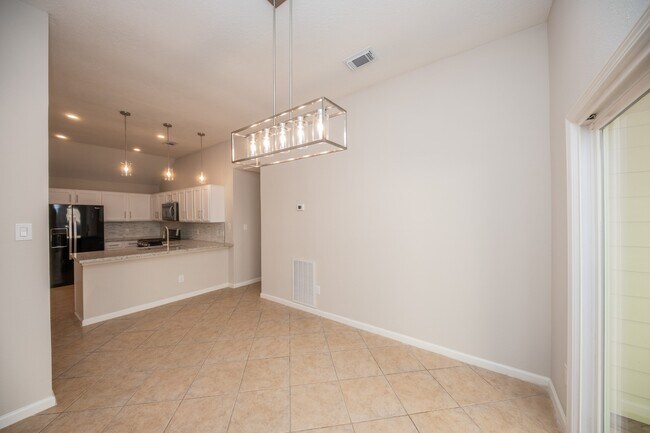 Building Photo - 121 Coffee Ln