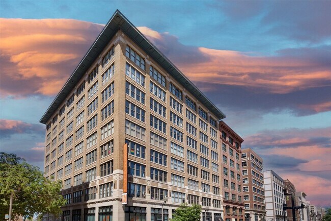 Primary Photo - 1635 Washington Ave