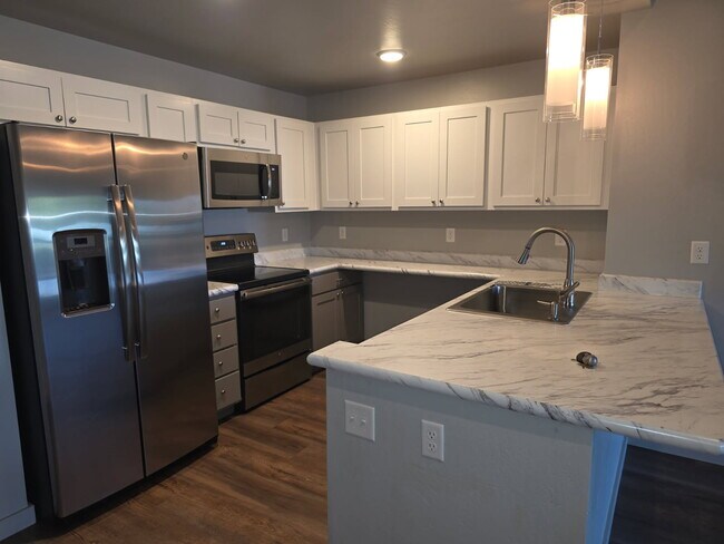 Kitchen - 4643 Bembrick St