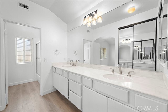 Building Photo - 15 Romero