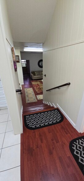 Building Photo - 1447 Lincoln Way