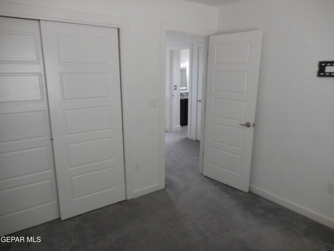 Building Photo - 12125 Mesquite River Dr