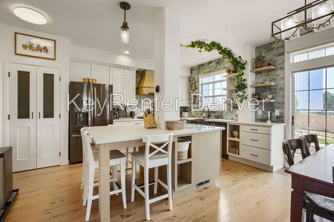 Building Photo - 3420 W 98th Pl