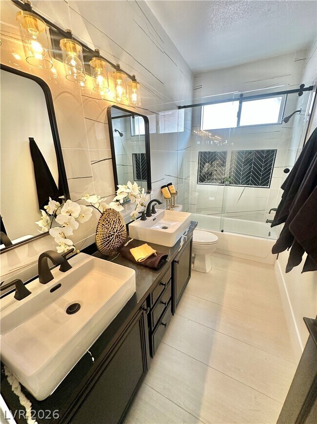 Building Photo - 10637 Turquoise Valley Dr