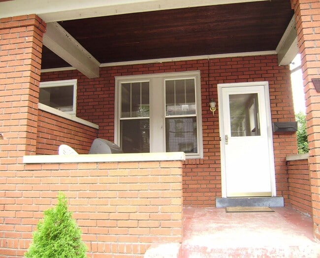 Building Photo - 5623 Woodmont St