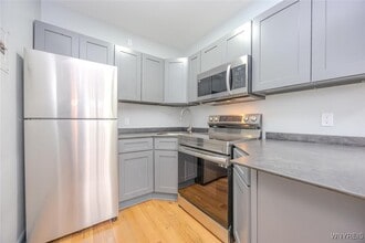 Building Photo - 530 Main St