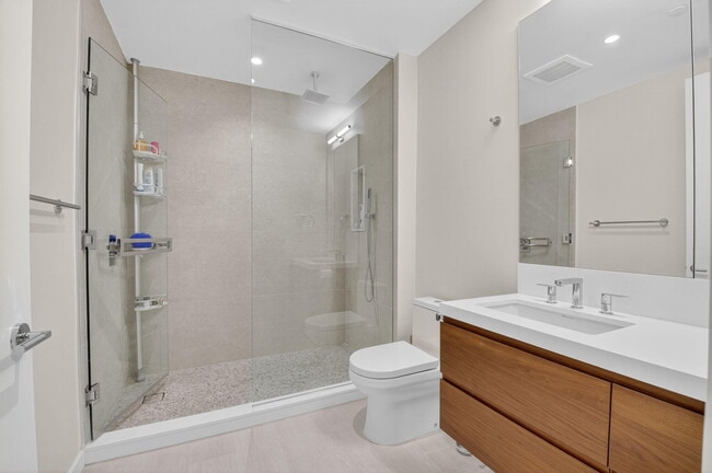 Building Photo - 200 SE Mizner Blvd