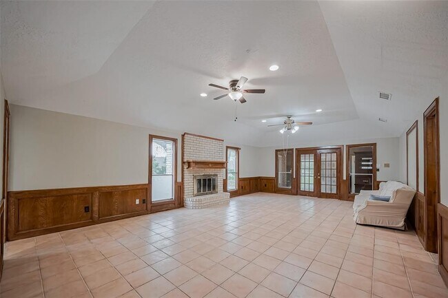 Building Photo - 4015 Black Locust Dr