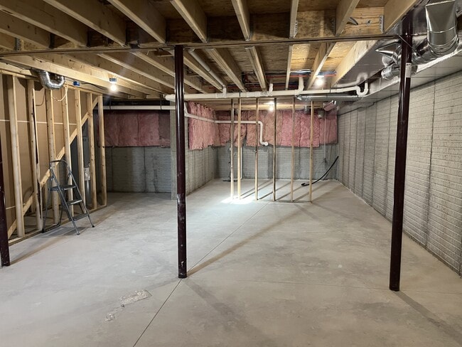 Building Photo - 14547 Dexter Falls Rd