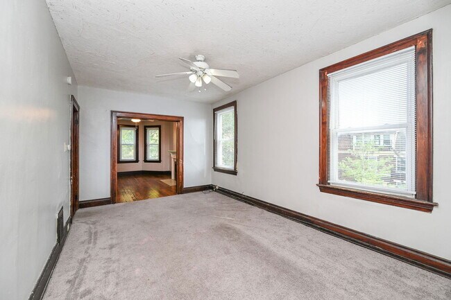 Building Photo - 2125 W Clifton Ave